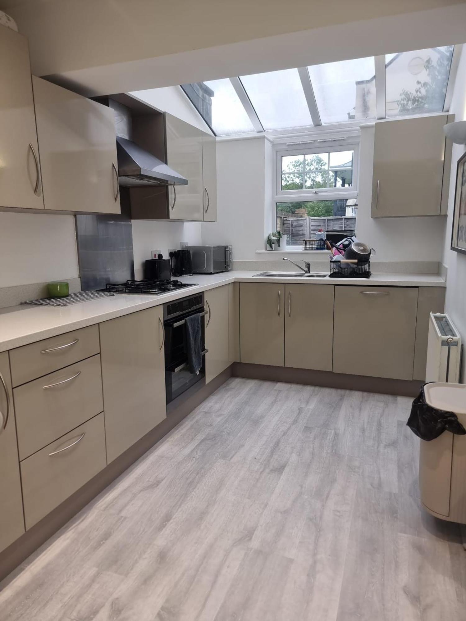 Bromley Common- Double Bedroom With En-Suite With Private Lounge In Shared Town House 外观 照片